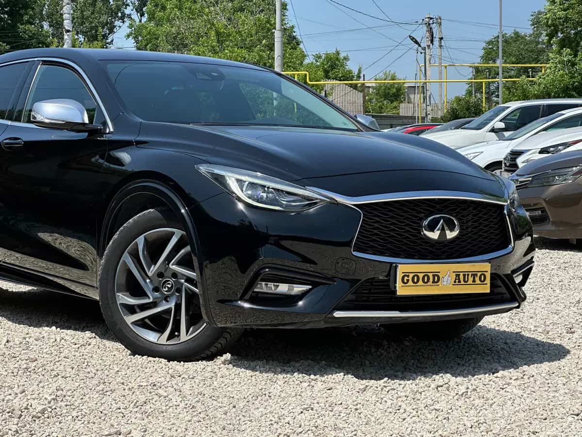 Infiniti Q30 - фото 2