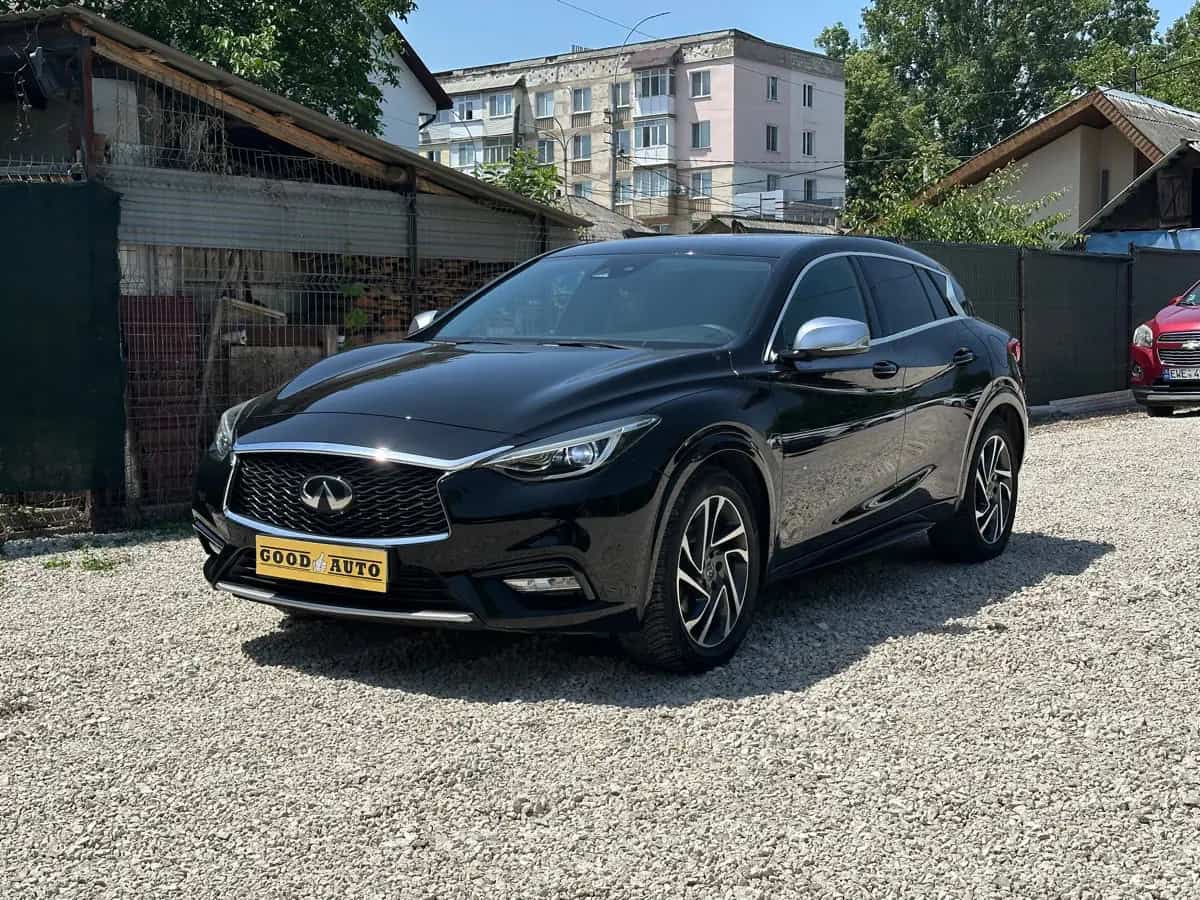 Infiniti Q30 - фото 3