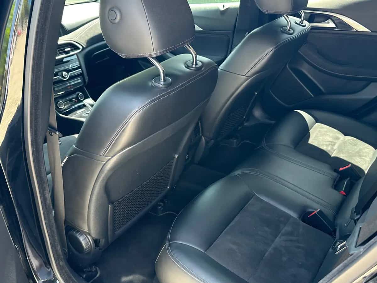 Infiniti Q30 - фото 8