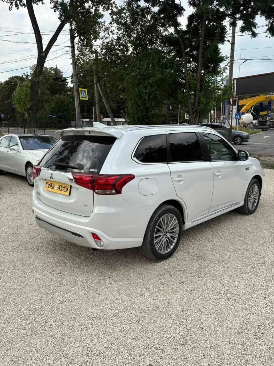 Mitsubishi Outlander - фото 11