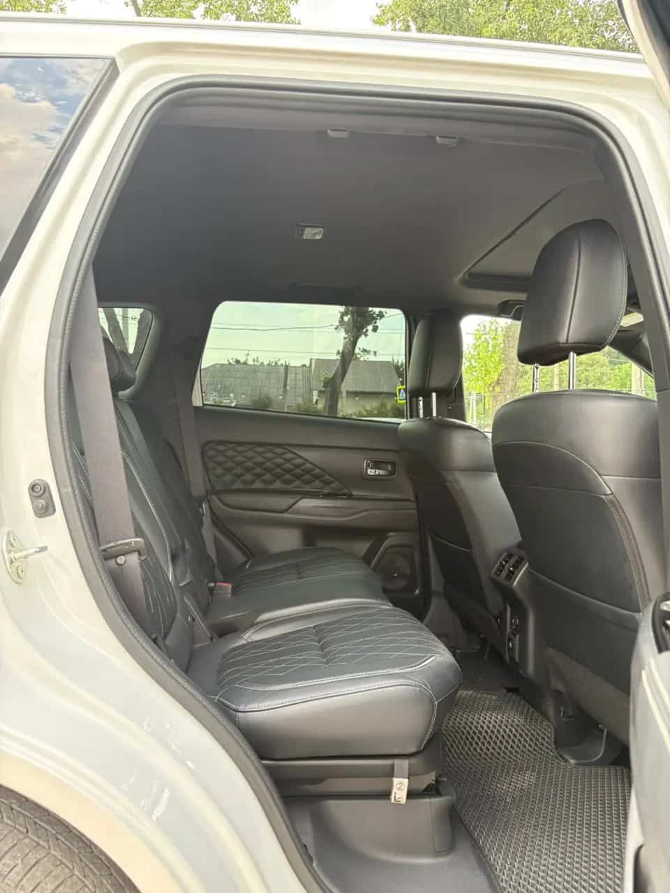 Mitsubishi Outlander - фото 13