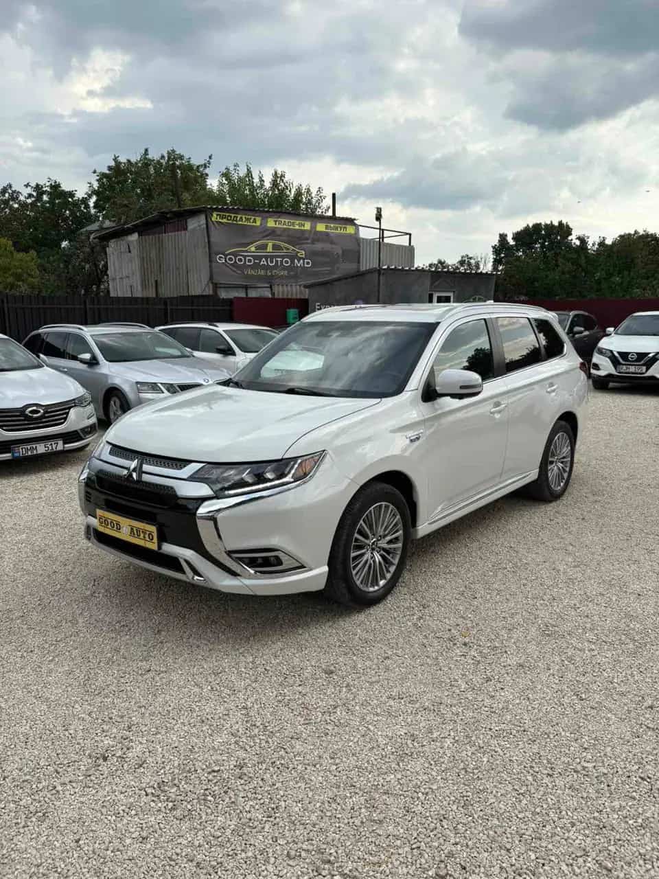 Mitsubishi Outlander - фото 5