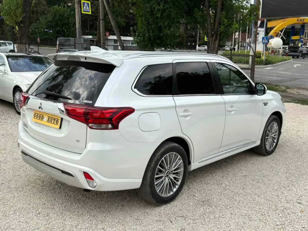 Mitsubishi Outlander - фото 9