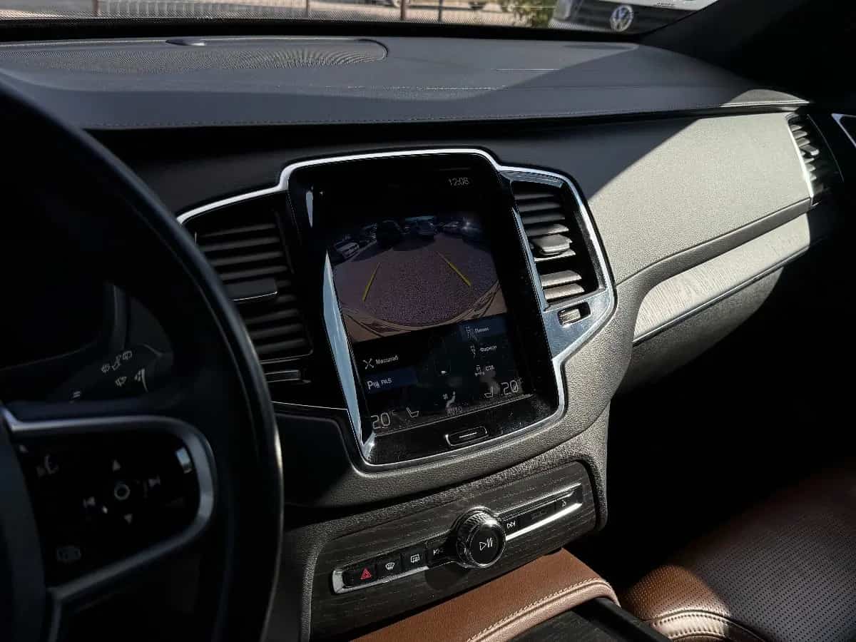 Volvo XC90 - фото 13