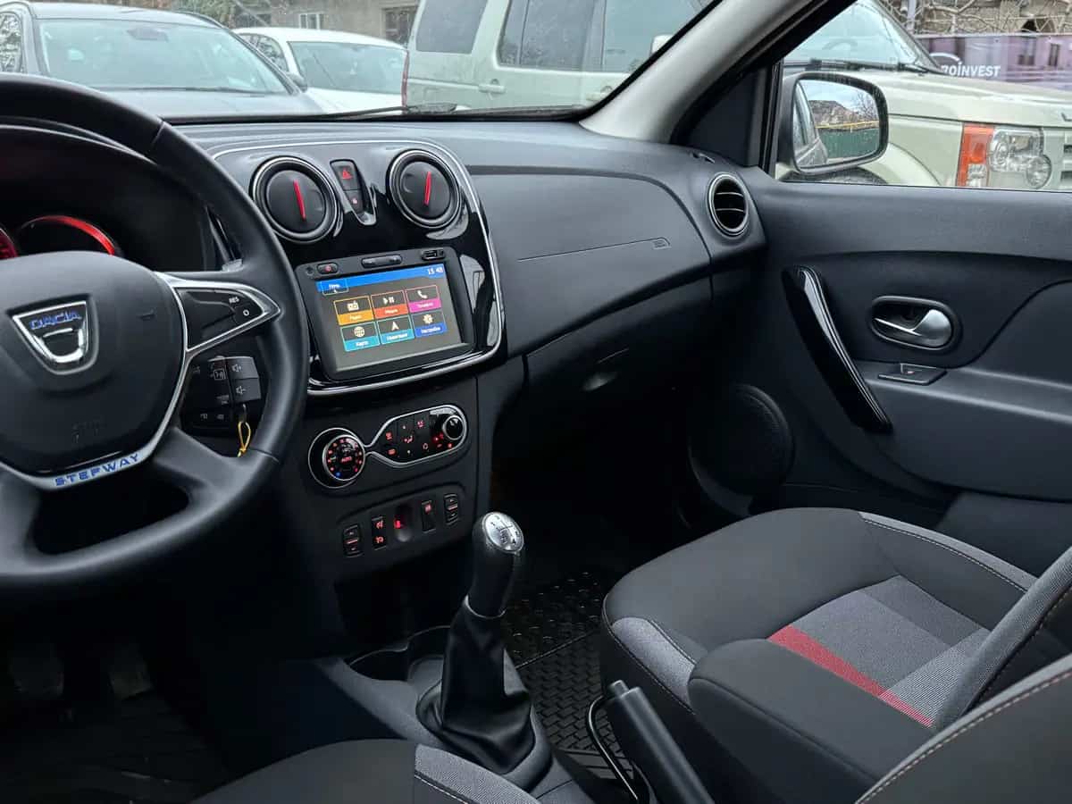 Dacia Sandero - фото 12
