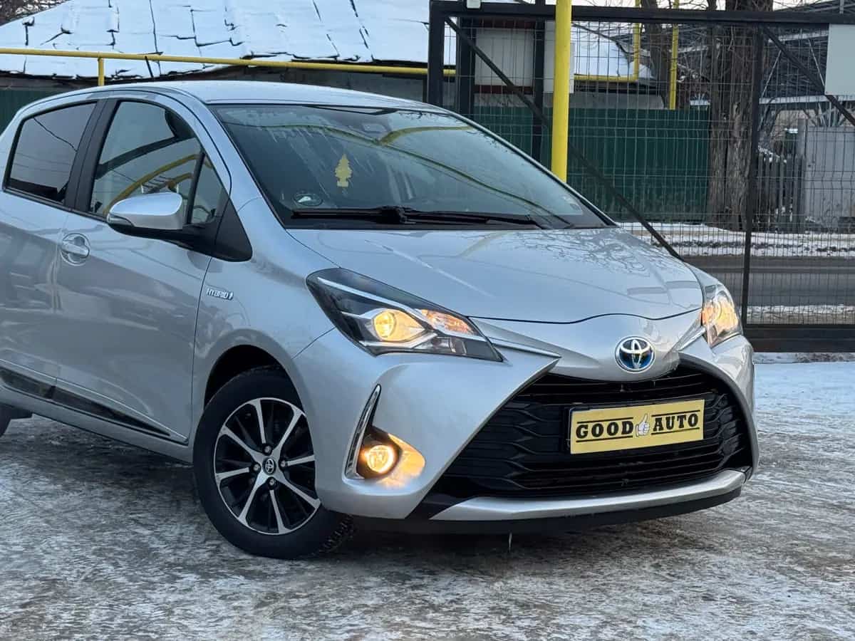 Toyota Yaris - фото 2