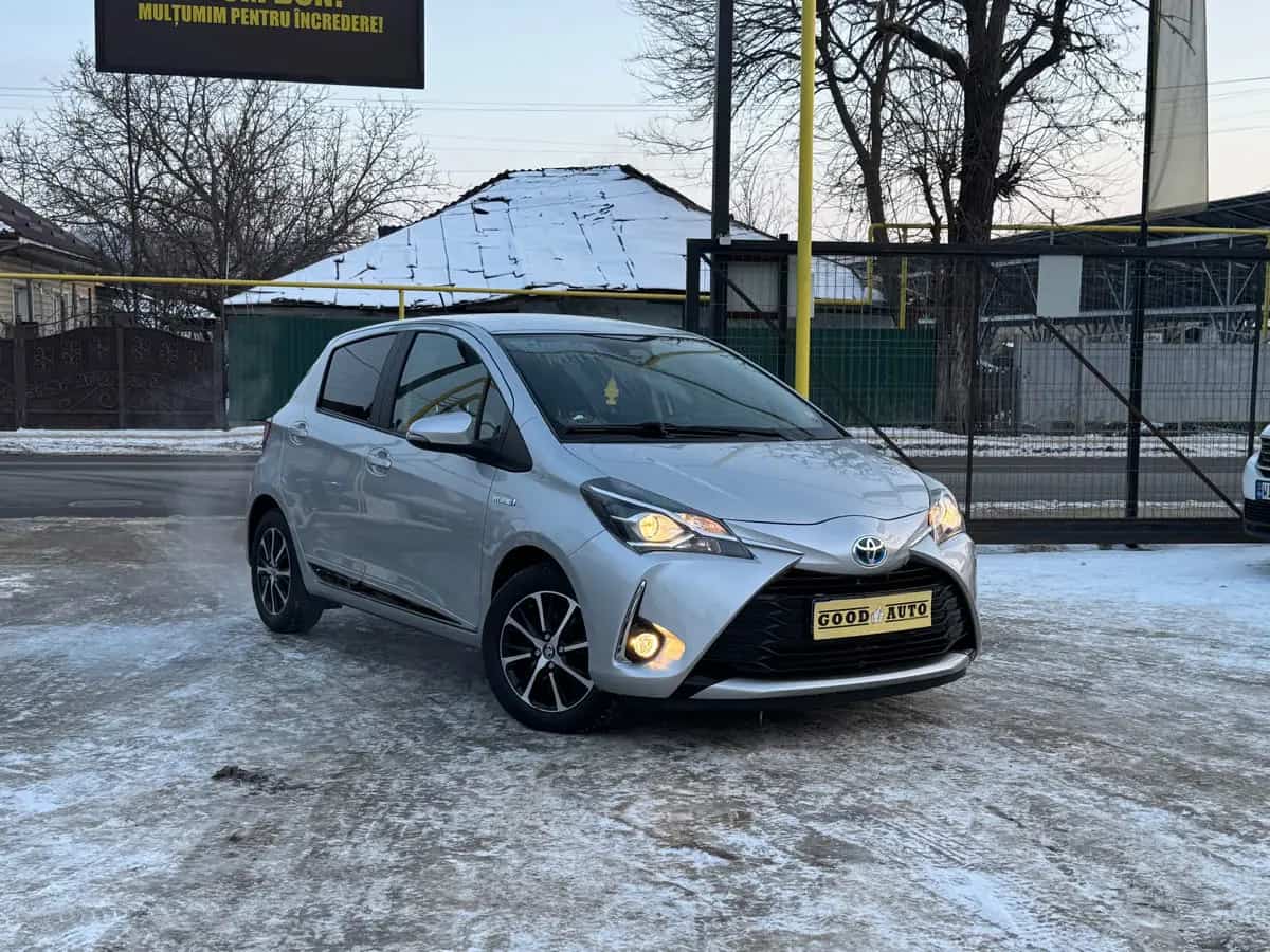 Toyota Yaris - фото 1