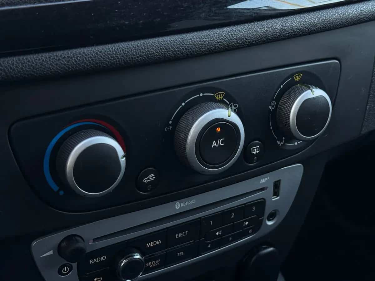 Renault Megane - фото 11