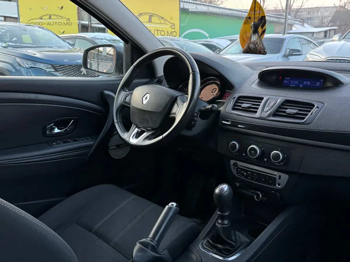 Renault Megane - фото 13