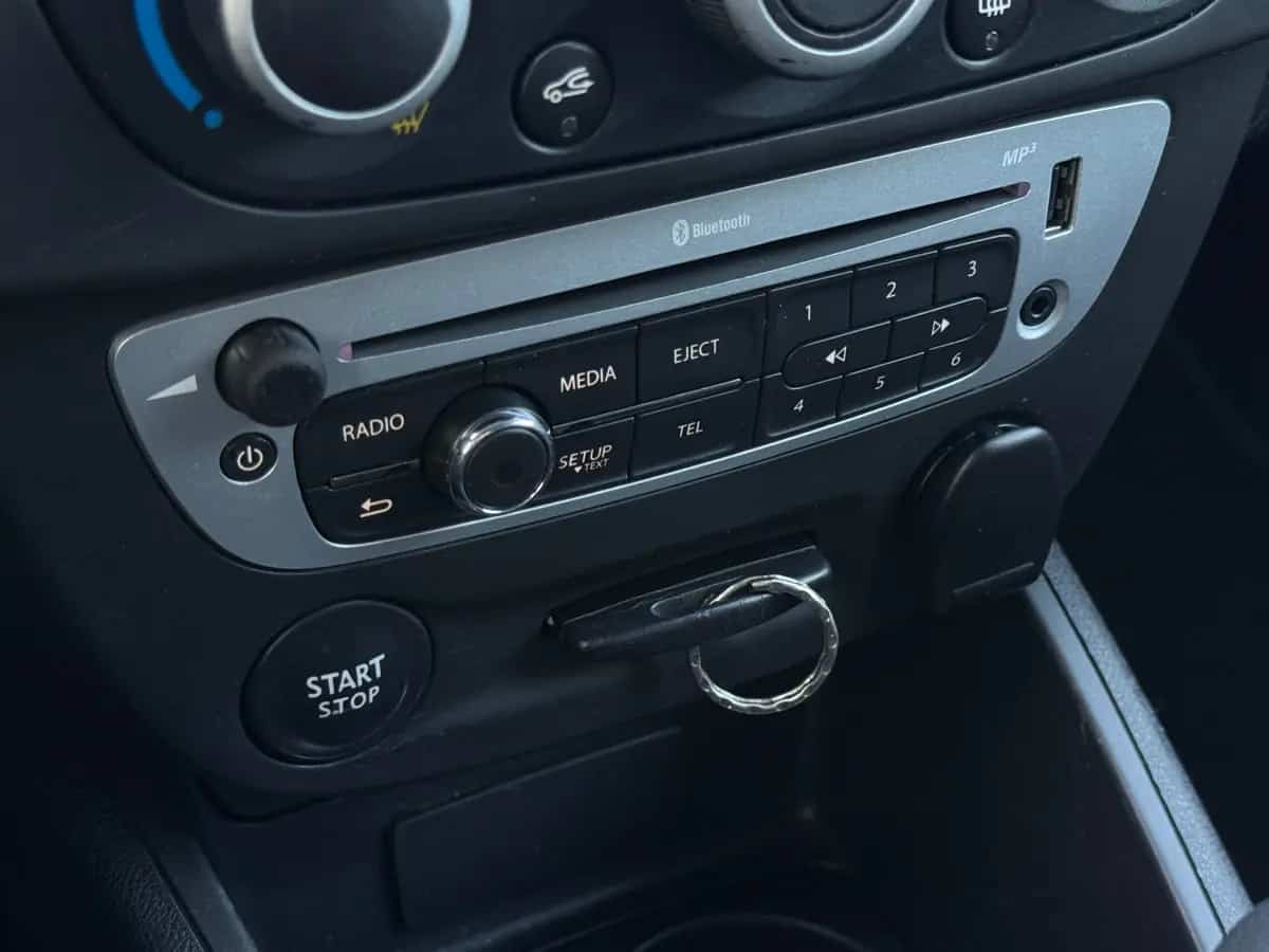 Renault Megane - фото 10