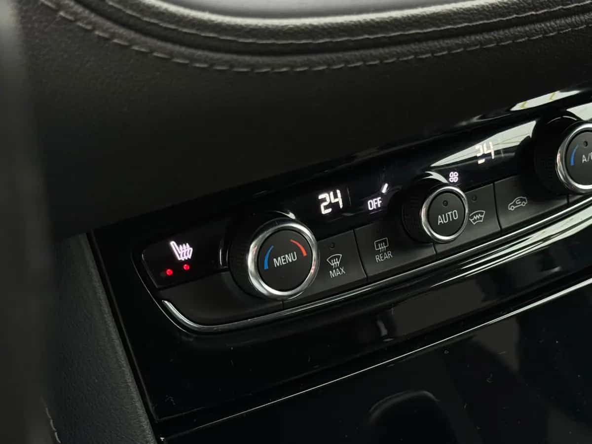 Opel Grandland X - фото 15