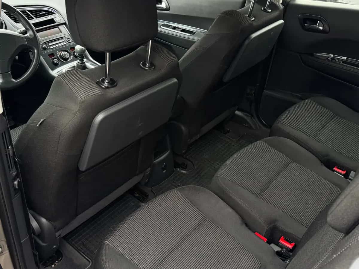 Peugeot 5008 - фото 7