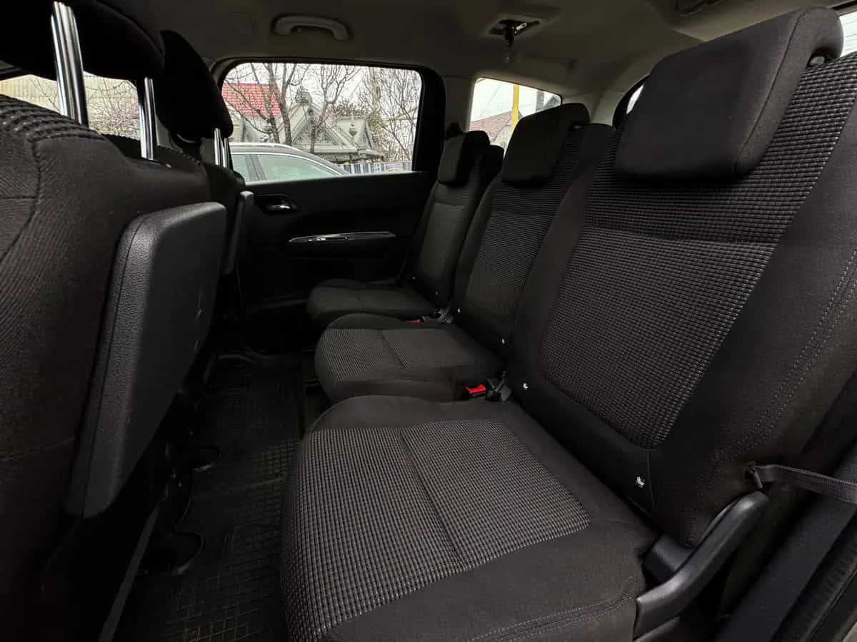 Peugeot 5008 - фото 8