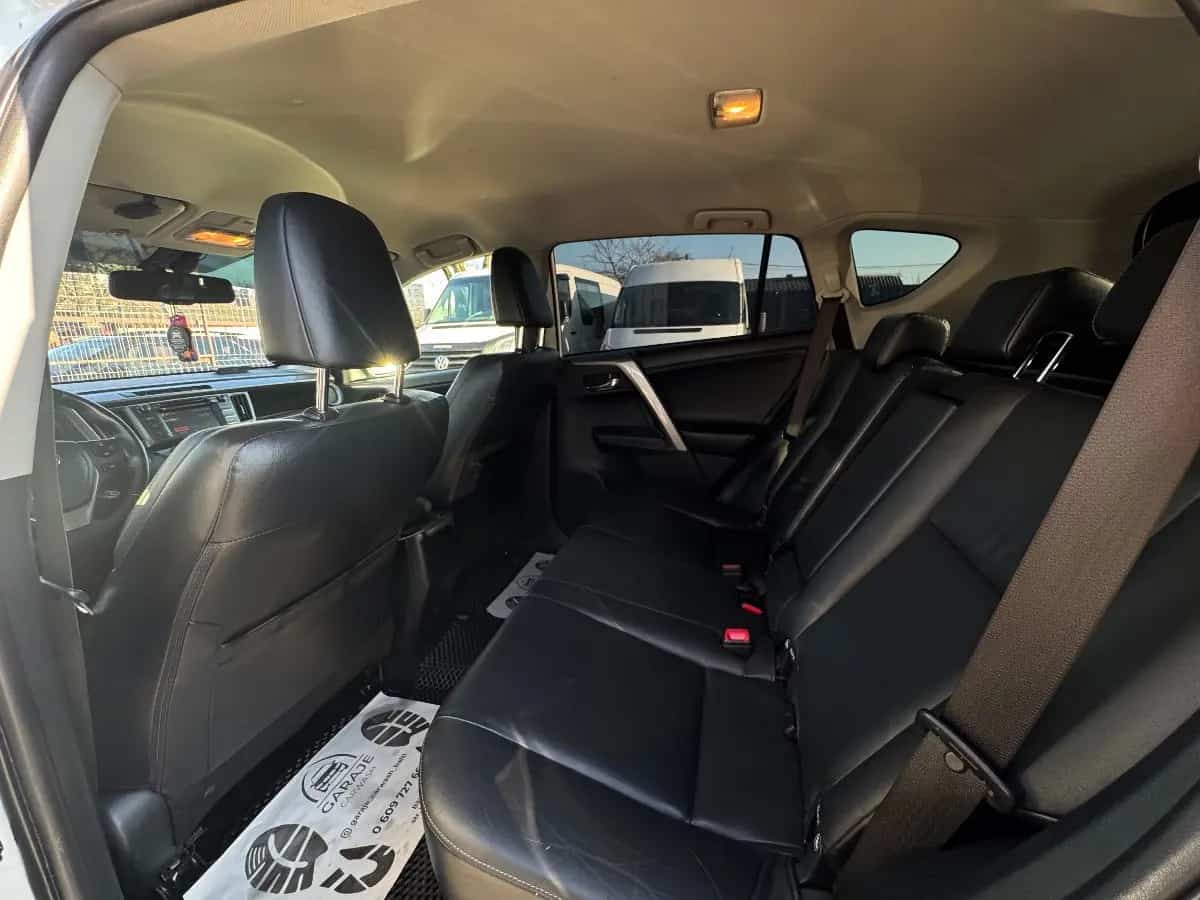 Toyota Rav 4 - фото 10