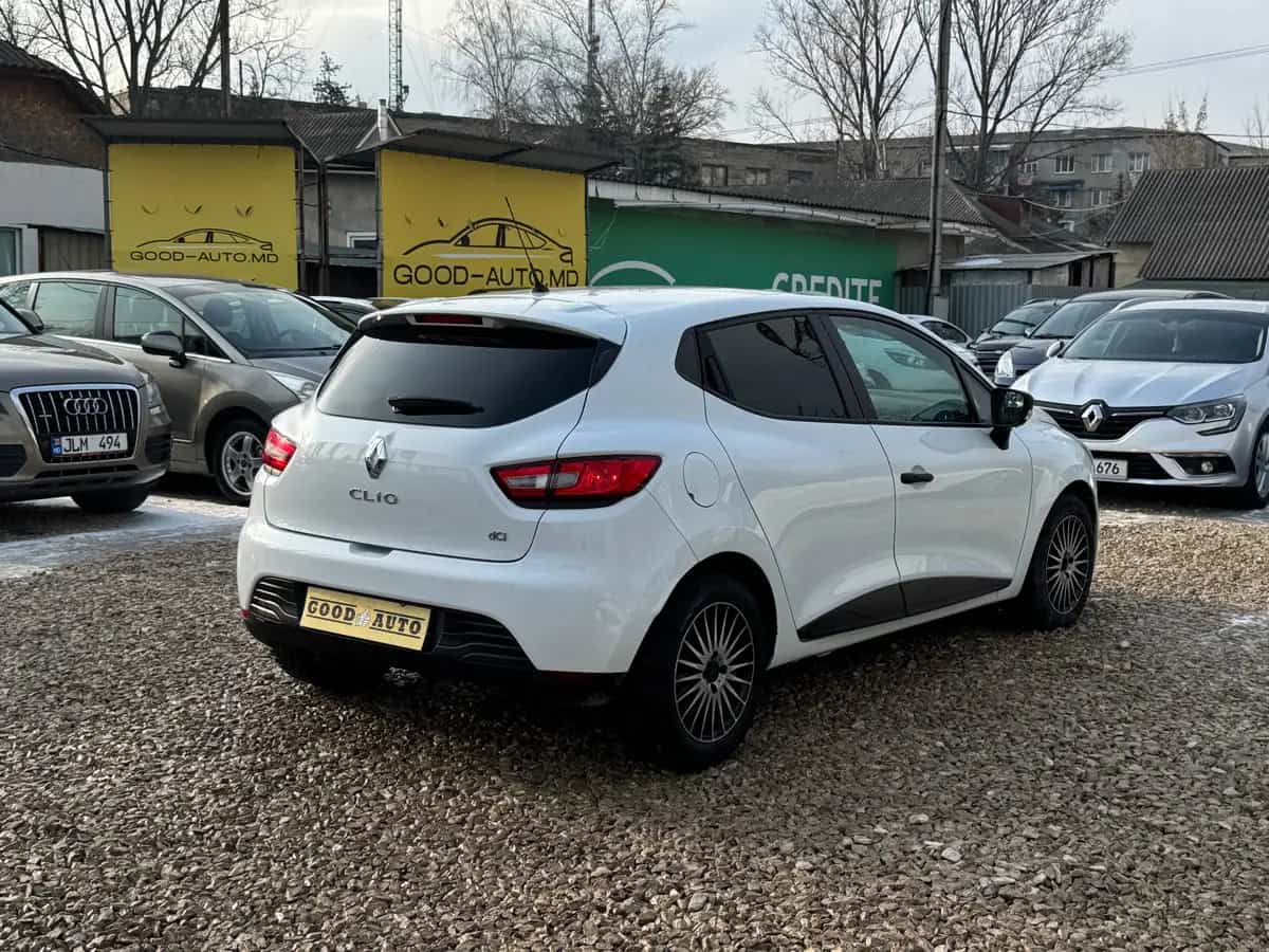 Renault Clio - фото 5