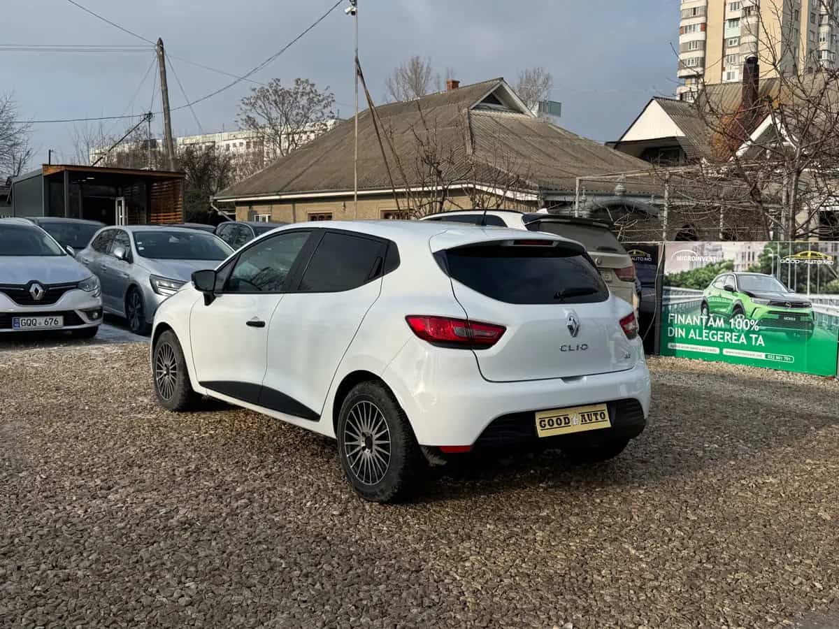 Renault Clio - фото 6