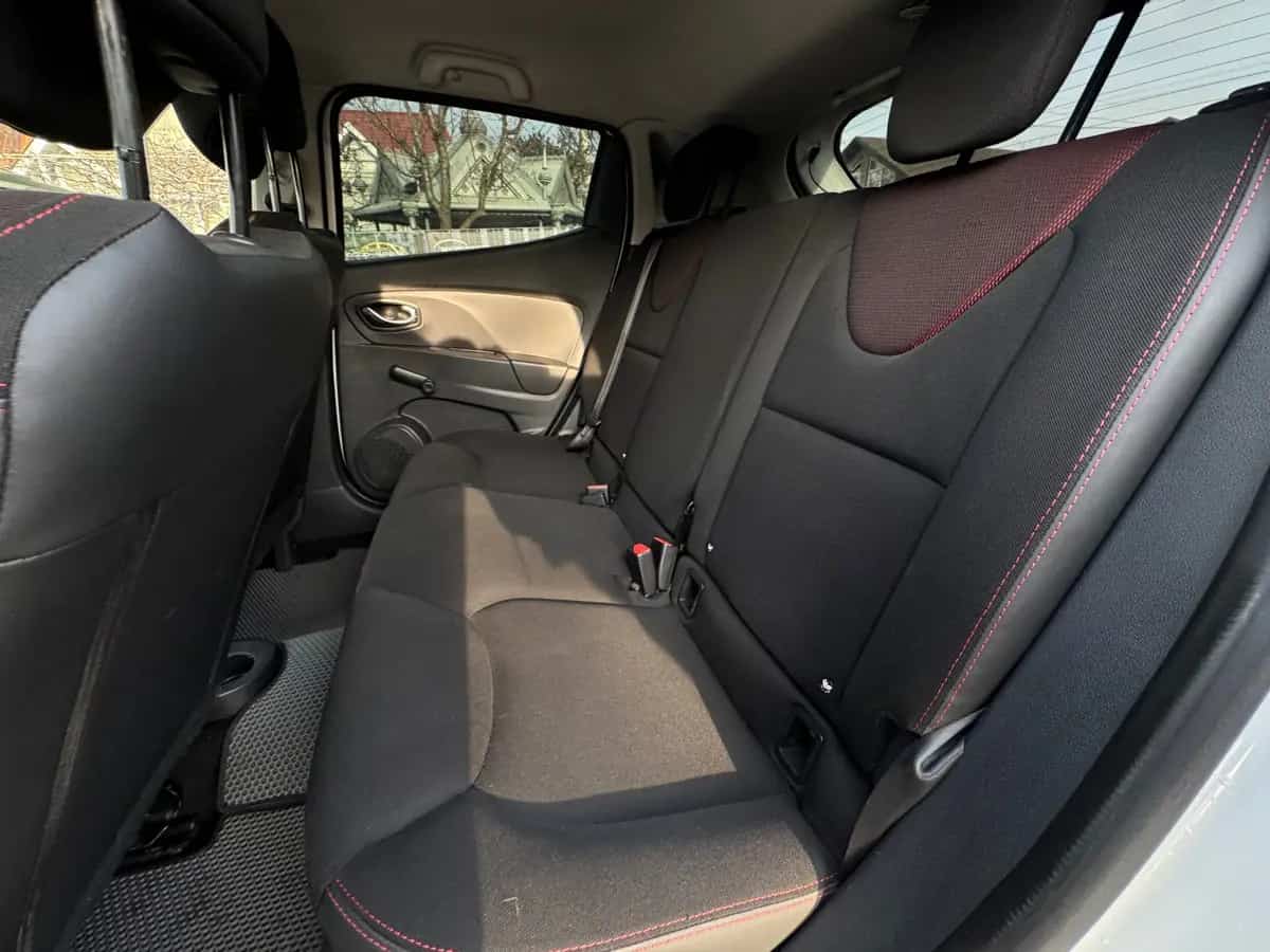 Renault Clio - фото 8