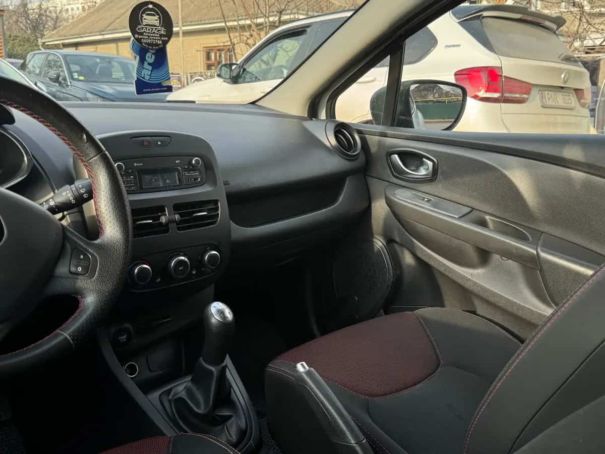 Renault Clio - фото 9