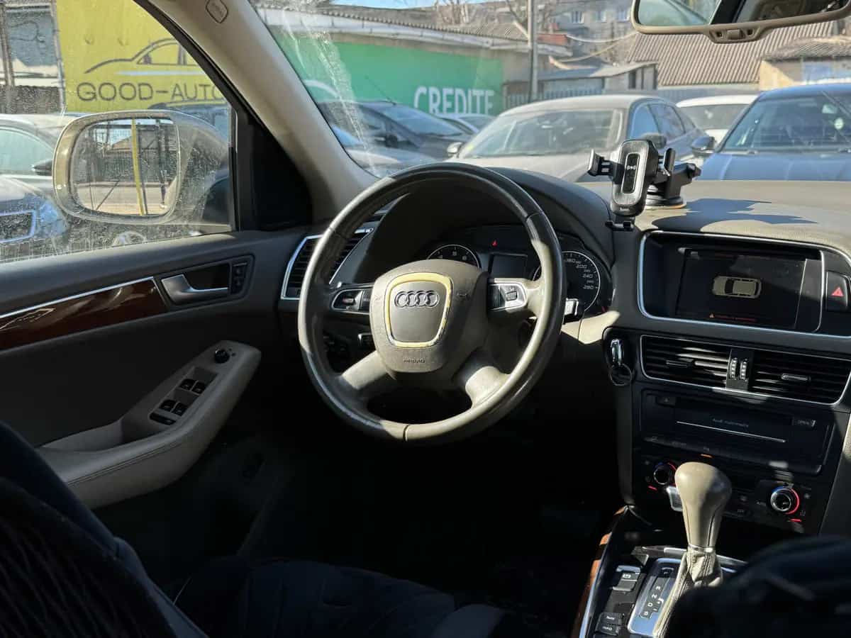 Audi Q5 - фото 16