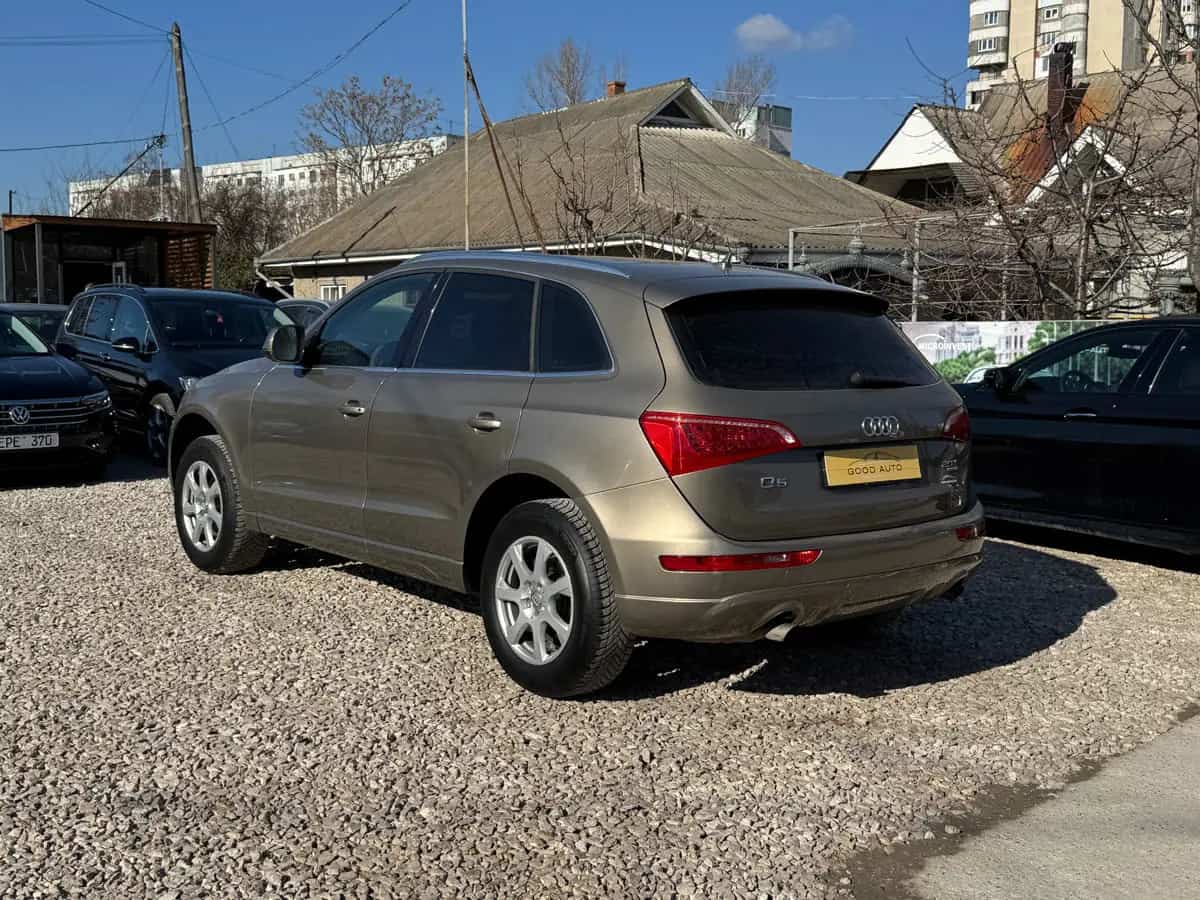 Audi Q5 - фото 6