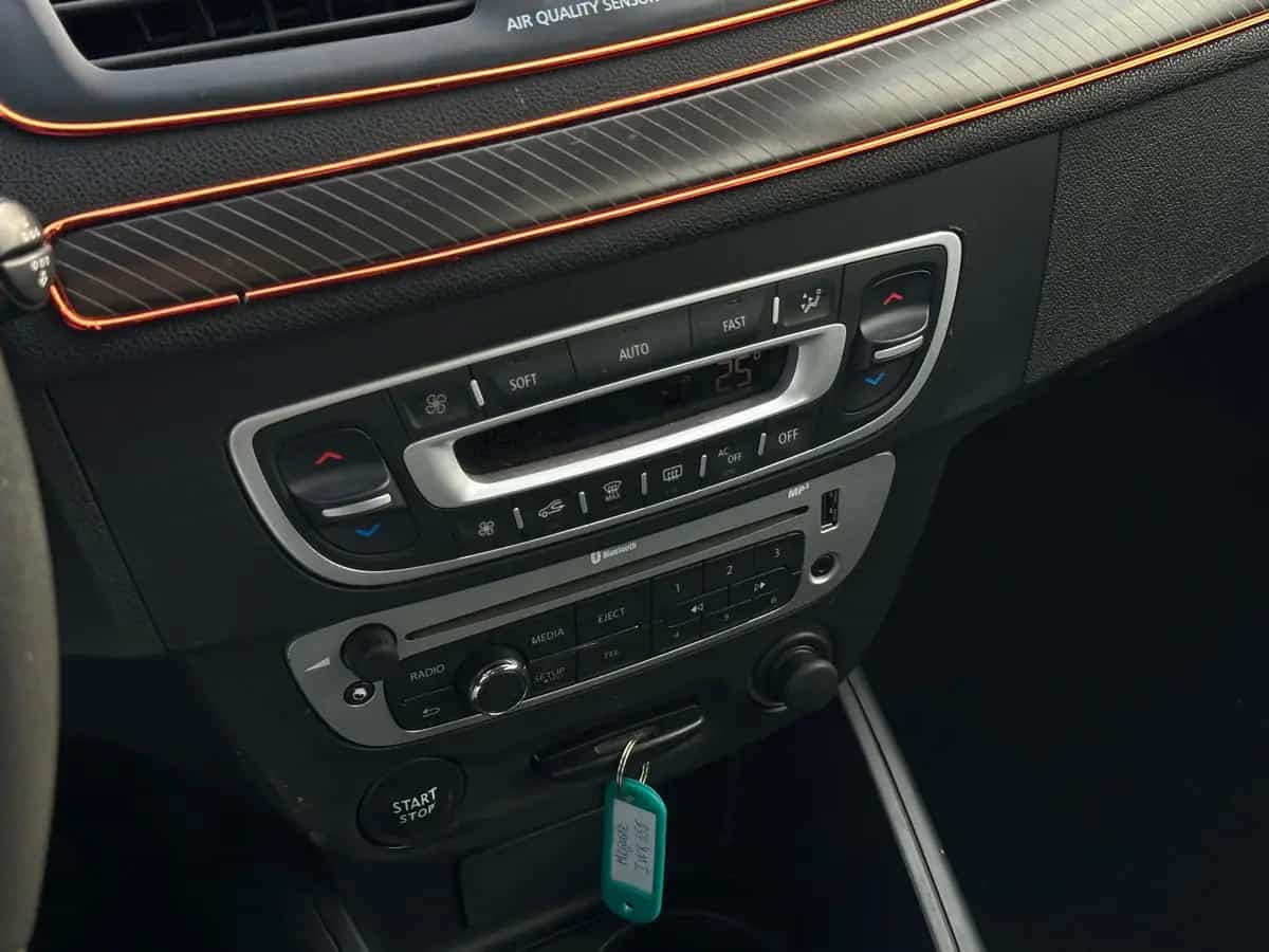 Renault Megane - фото 13