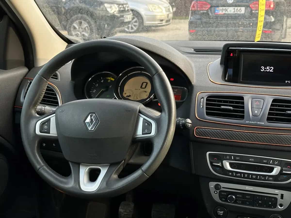 Renault Megane - фото 17