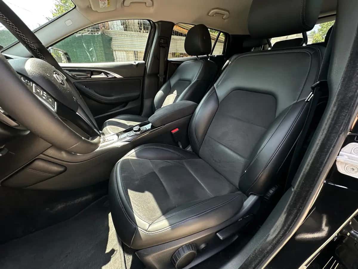 Infiniti Q30 - fotografia 10