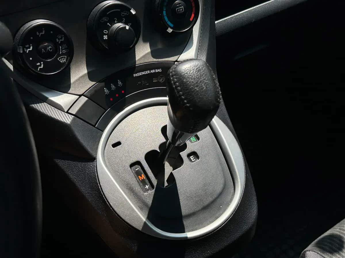 Toyota Verso-S - фото 11