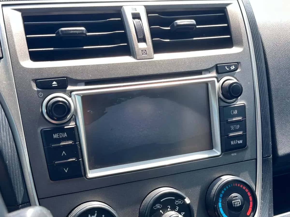 Toyota Verso-S - фото 13