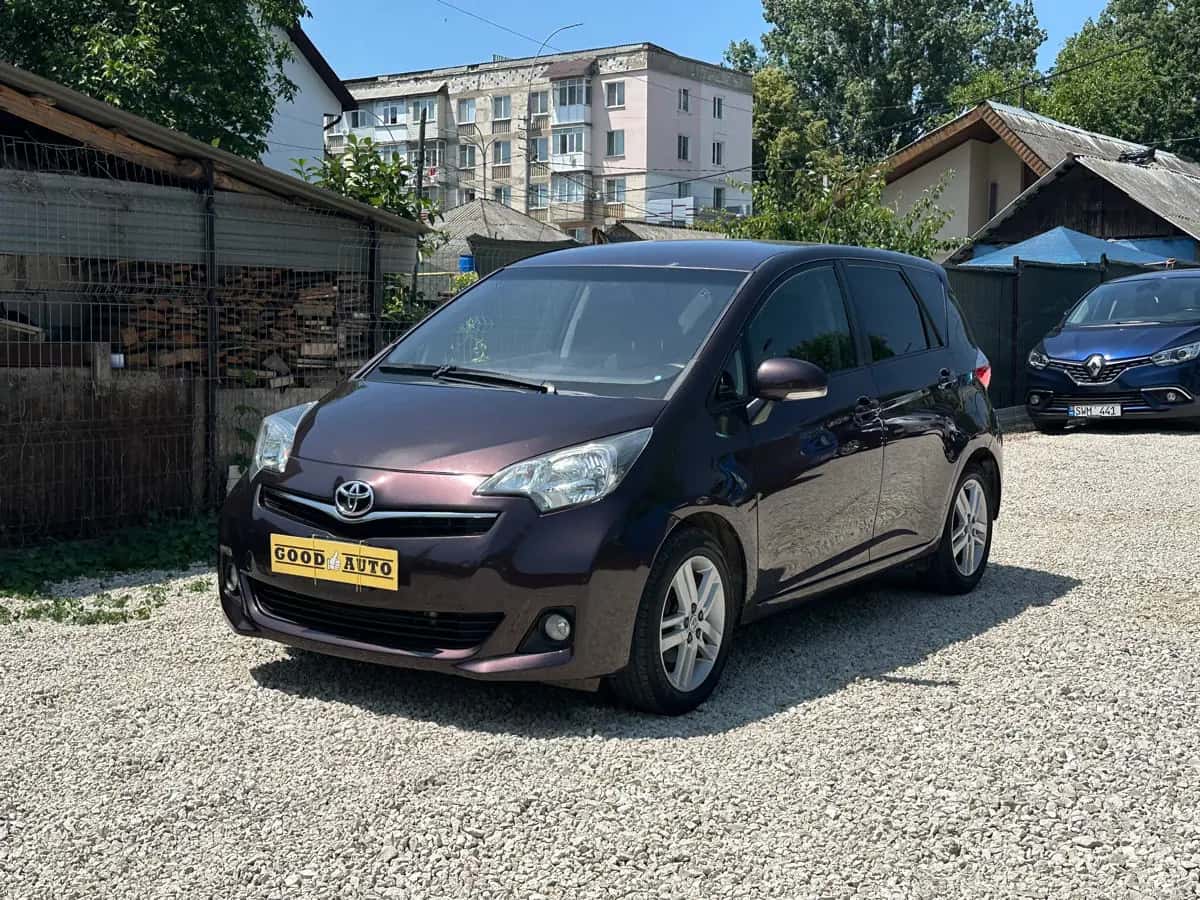 Toyota Verso-S - фото 3