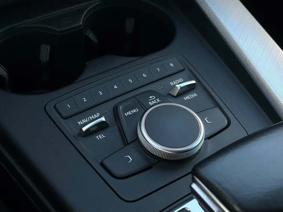 Audi A4 - fotografia 14