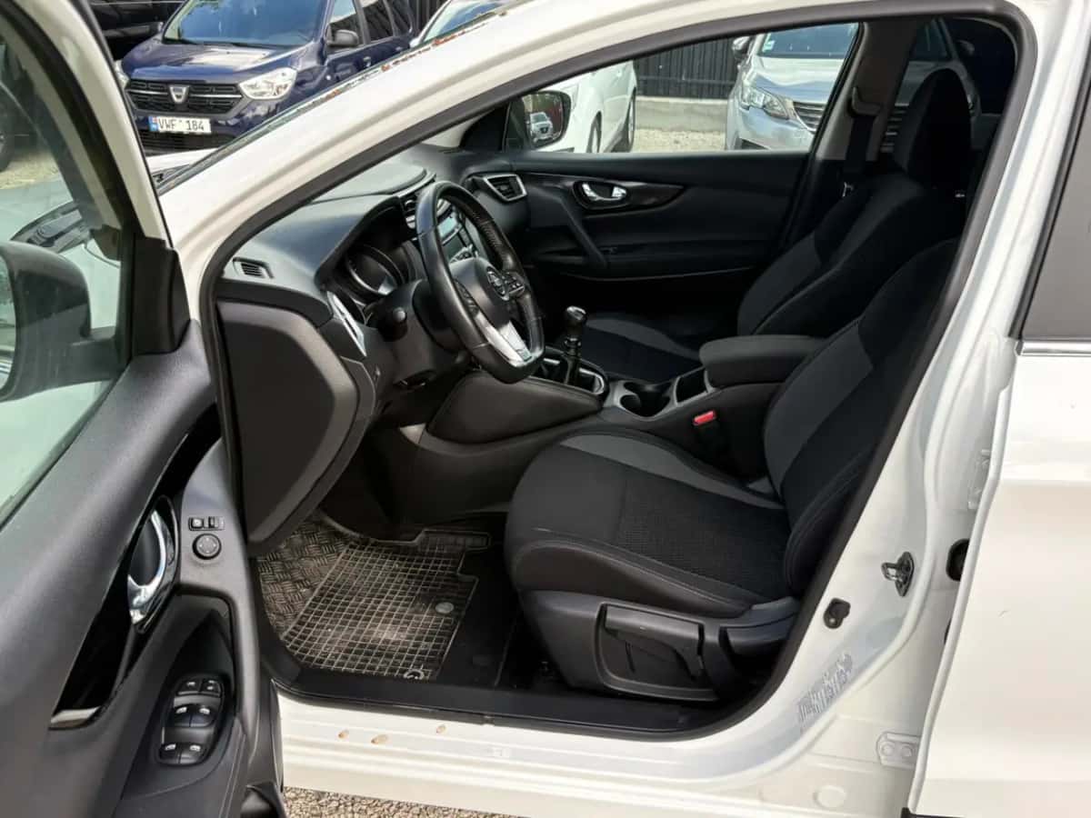 Nissan Qashqai - fotografia 8
