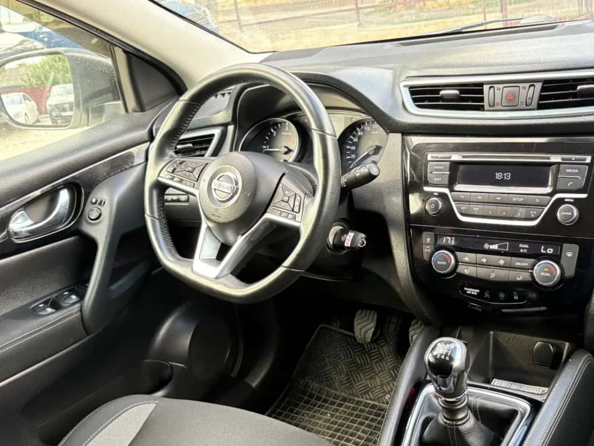 Nissan Qashqai - fotografia 9
