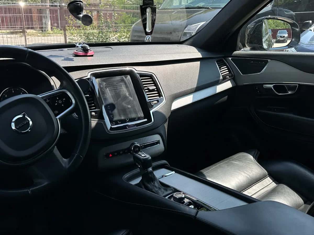 Volvo XC90 - fotografia 13