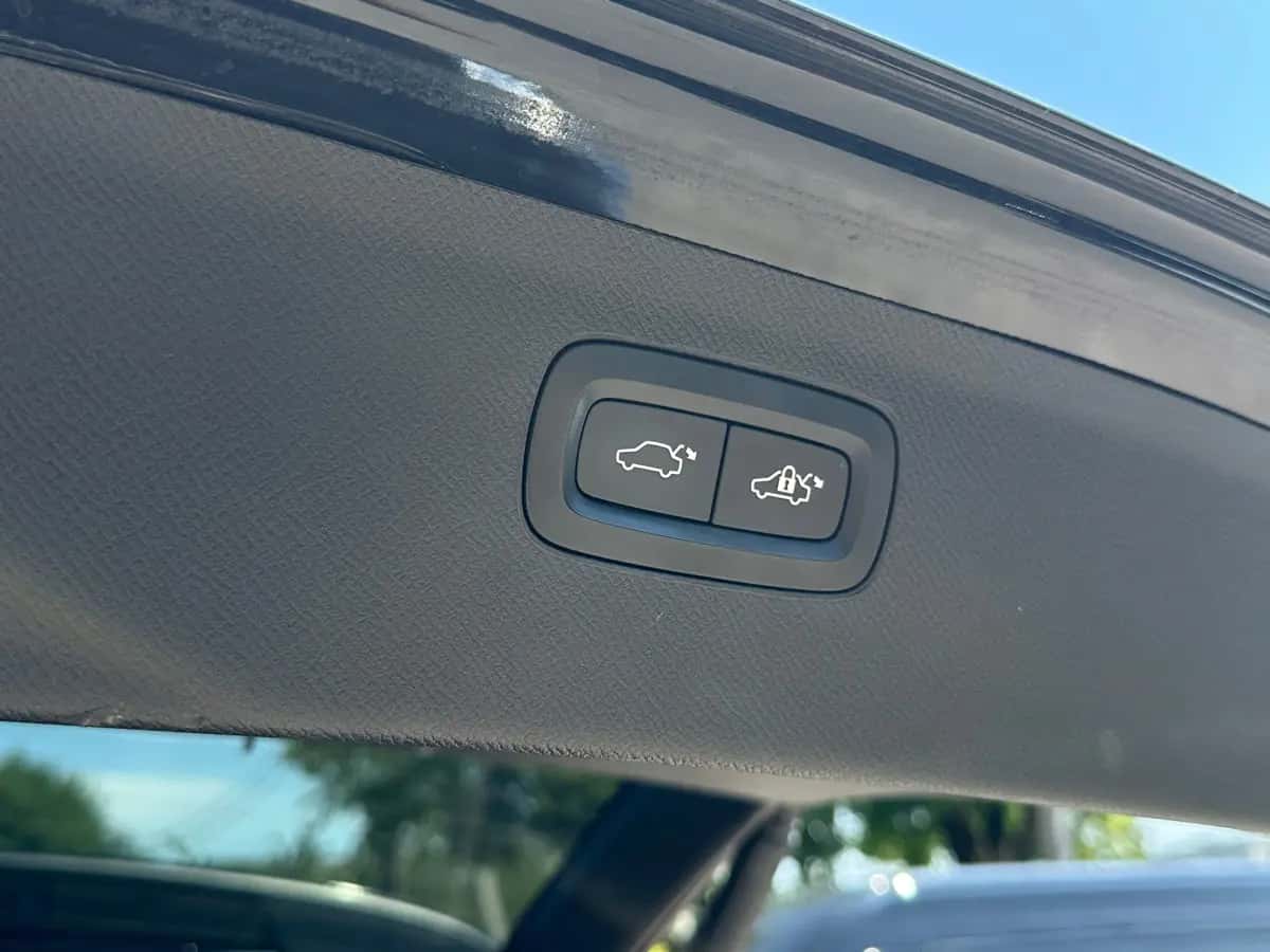 Volvo XC90 - fotografia 9