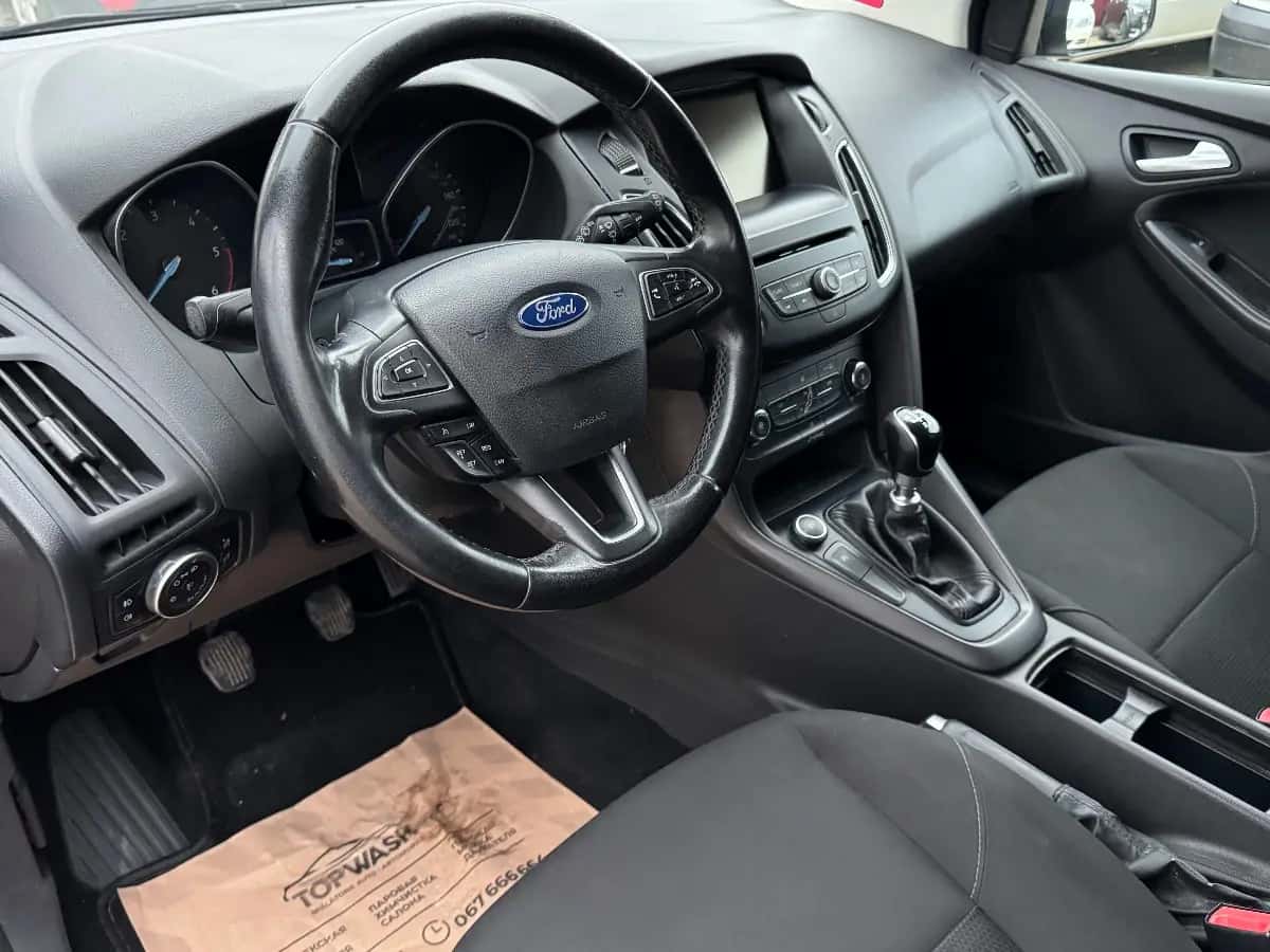 Ford Focus - fotografia 11