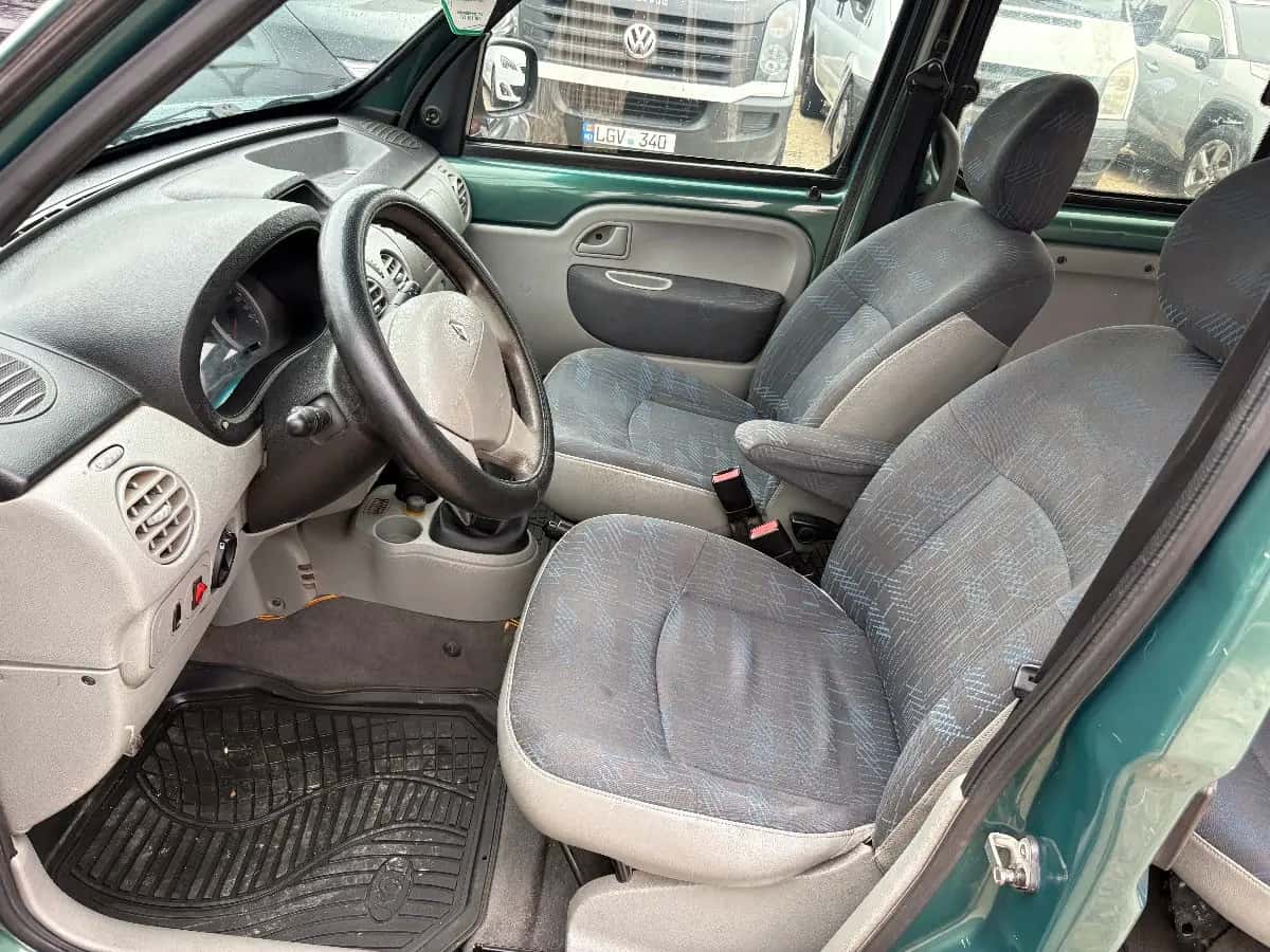 Renault Kangoo - fotografia 9