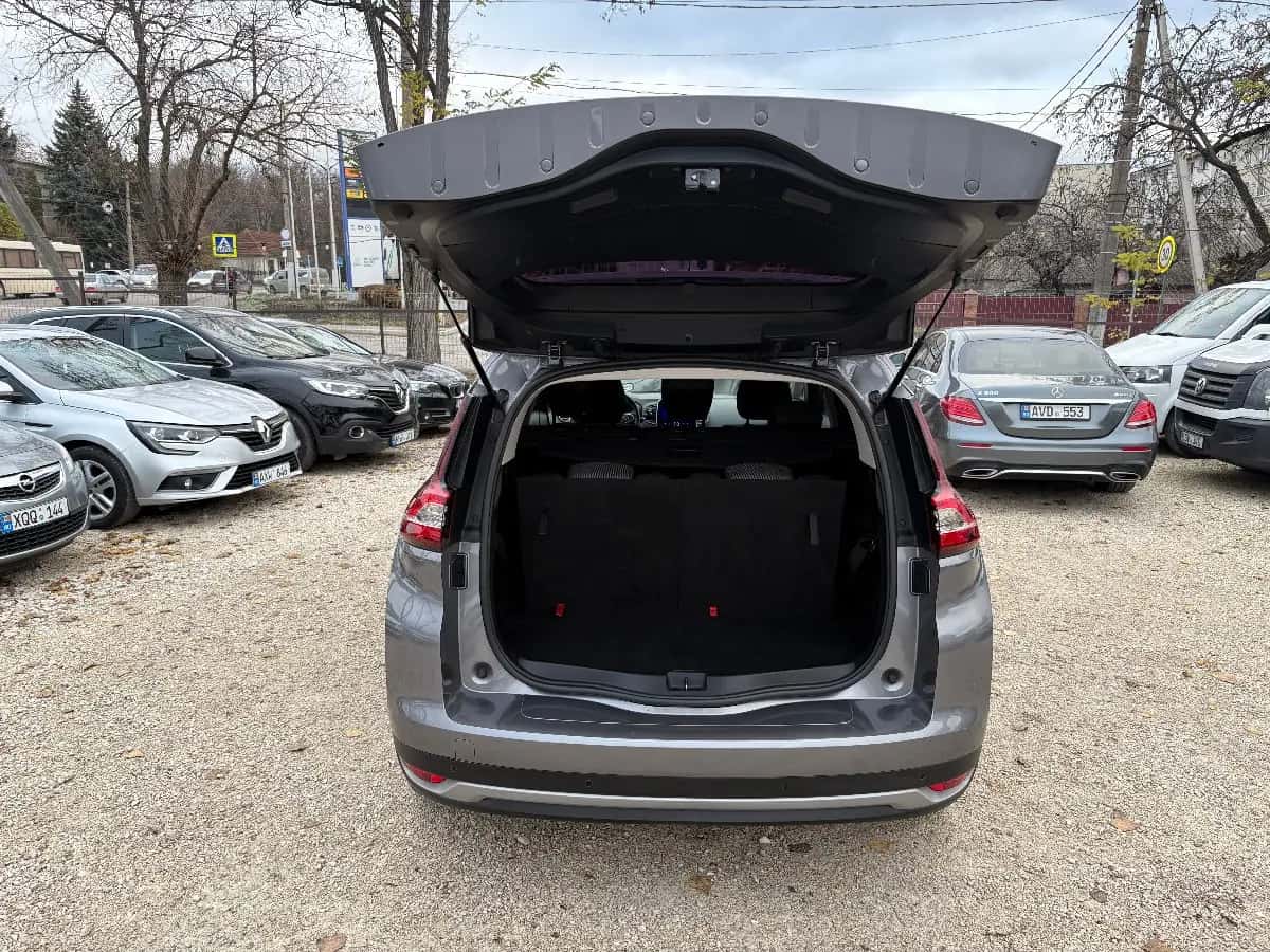 Renault Grand Scenic - фото 11