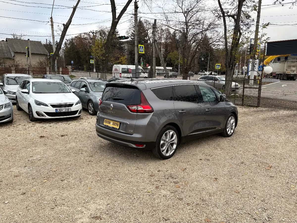 Renault Grand Scenic - фото 6