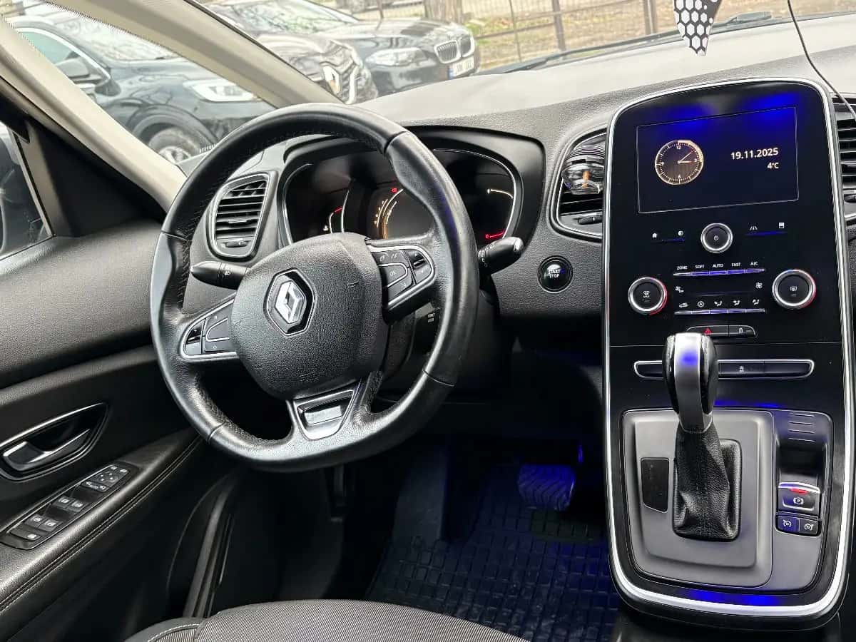 Renault Grand Scenic - фото 9