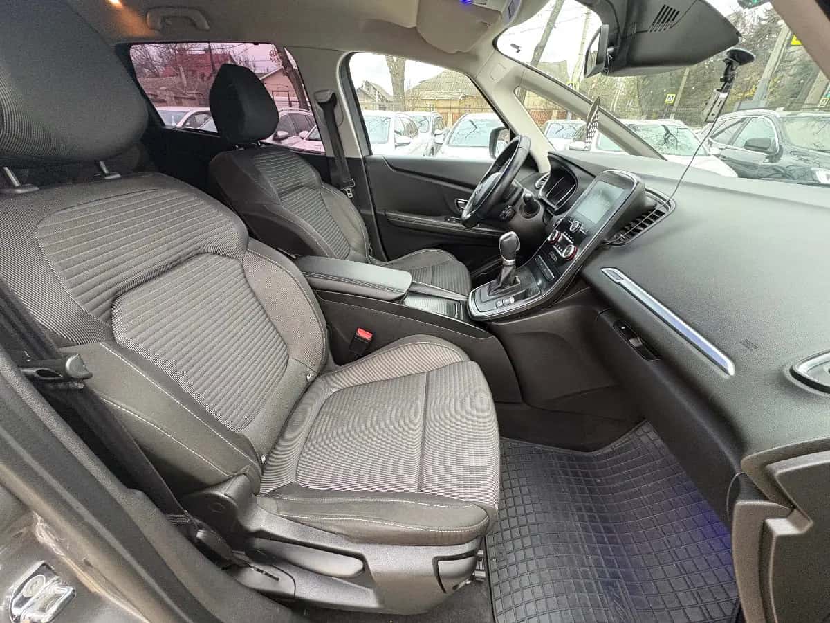 Renault Grand Scenic - фото 10