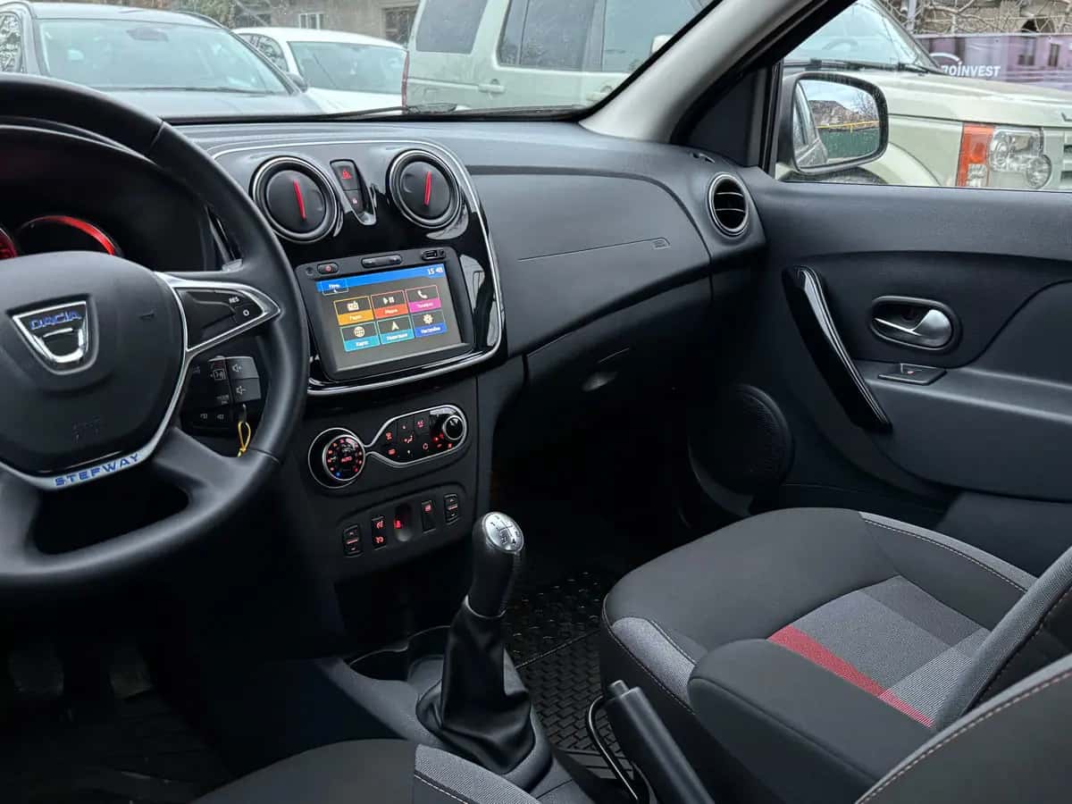 Dacia Sandero - fotografia 12