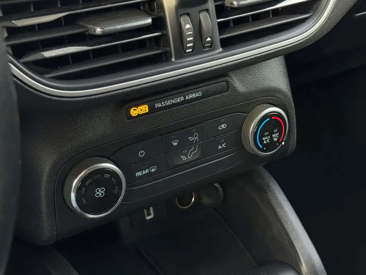 Ford Focus - фото 13