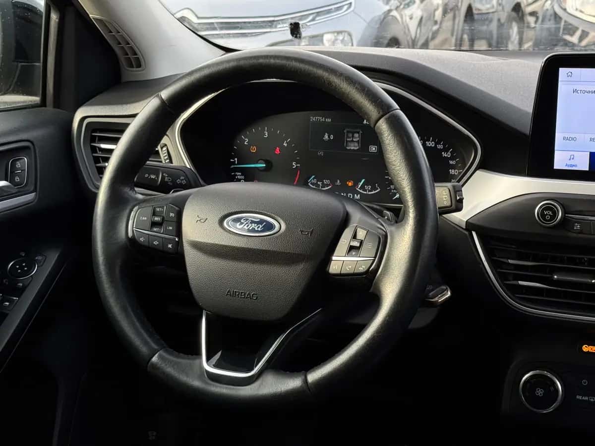 Ford Focus - фото 18