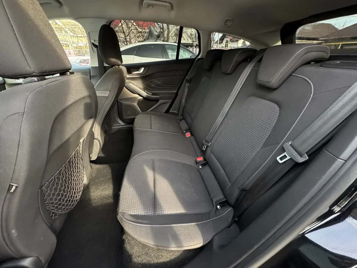 Ford Focus - фото 8