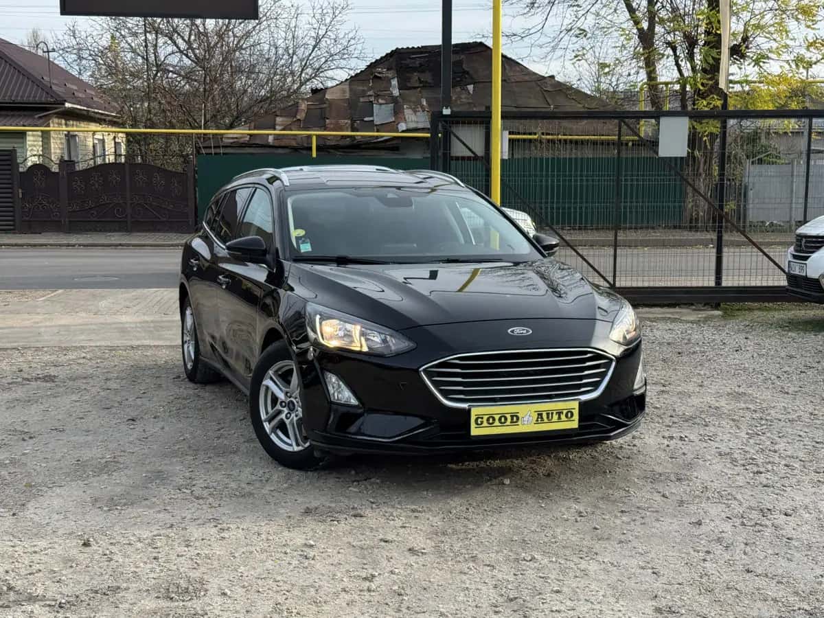Ford Focus - фото 1