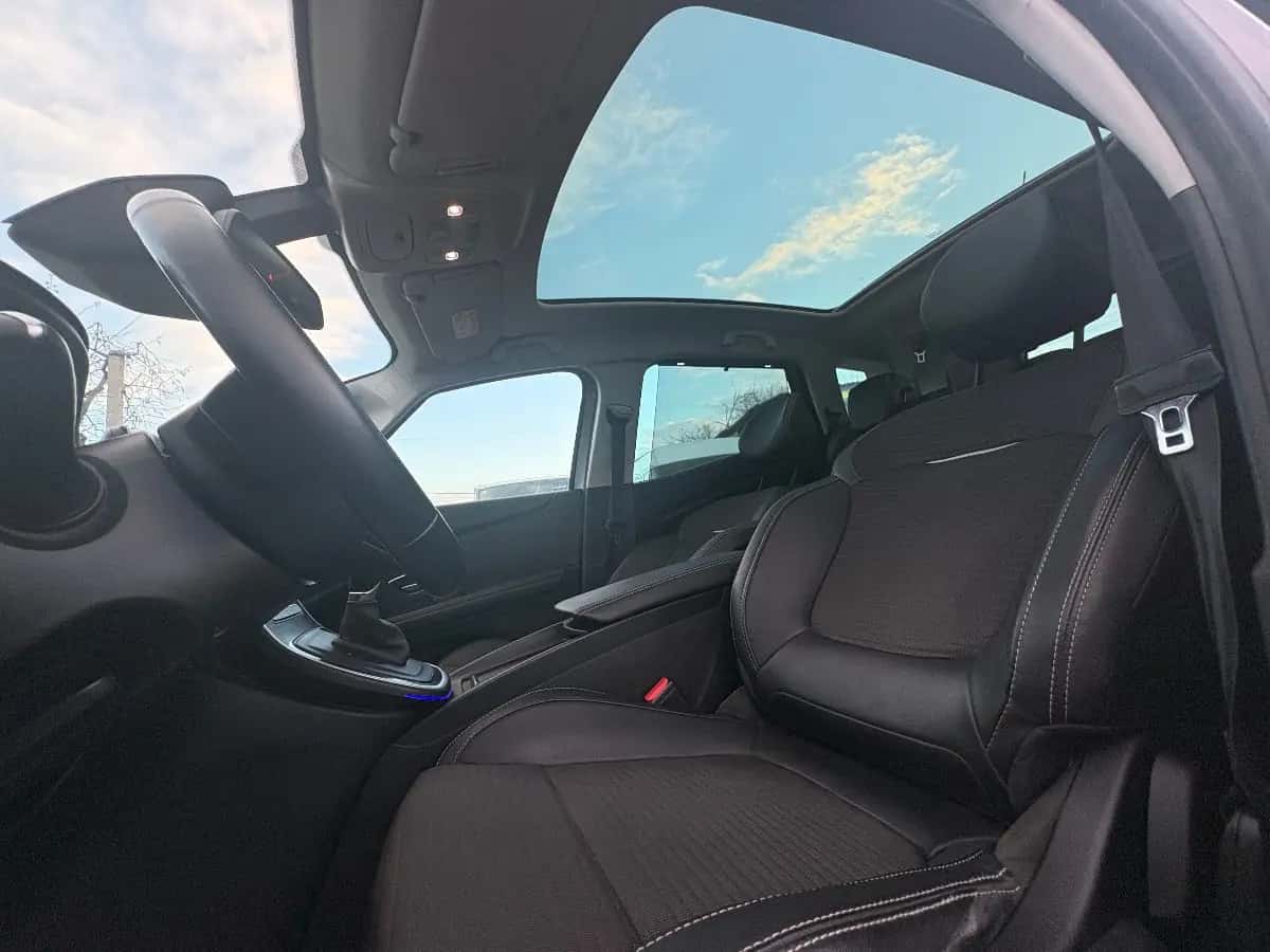 Renault Scenic - фото 14
