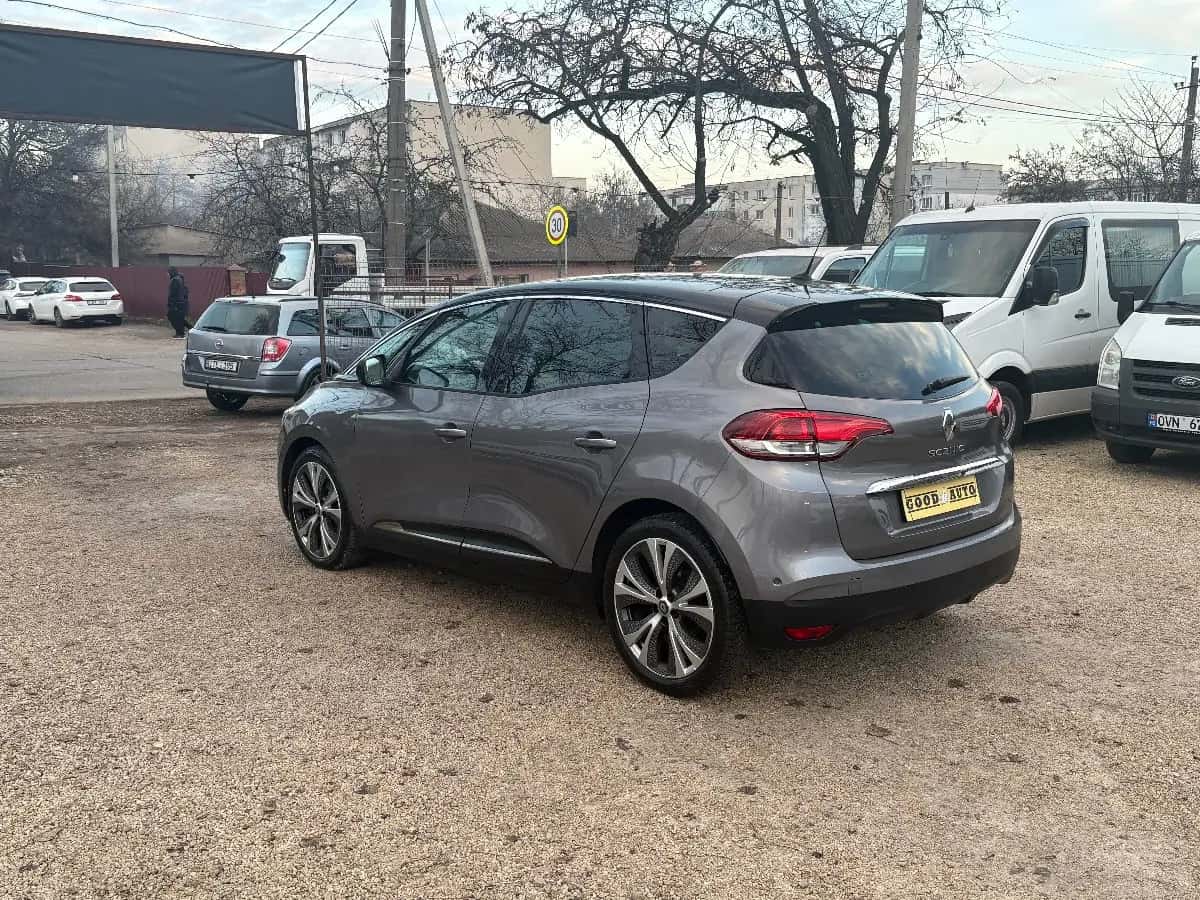 Renault Scenic - фото 6