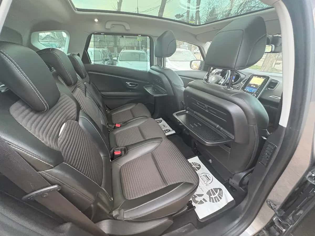 Renault Scenic - фото 9