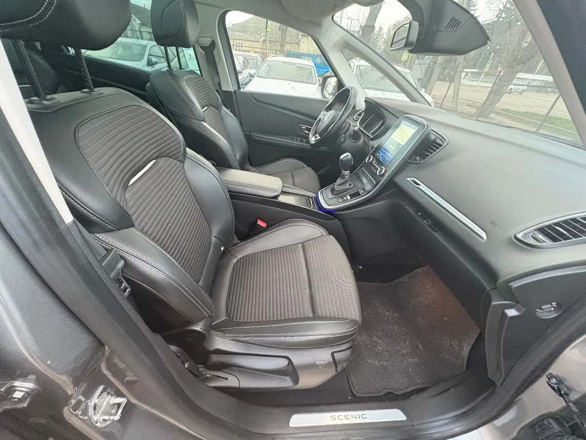 Renault Scenic - фото 10
